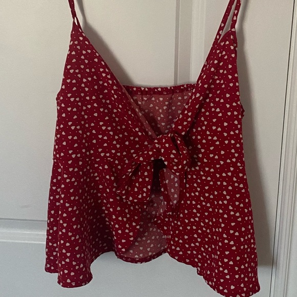 Red with white hearts tie front tank top - Picture 2 of 3
